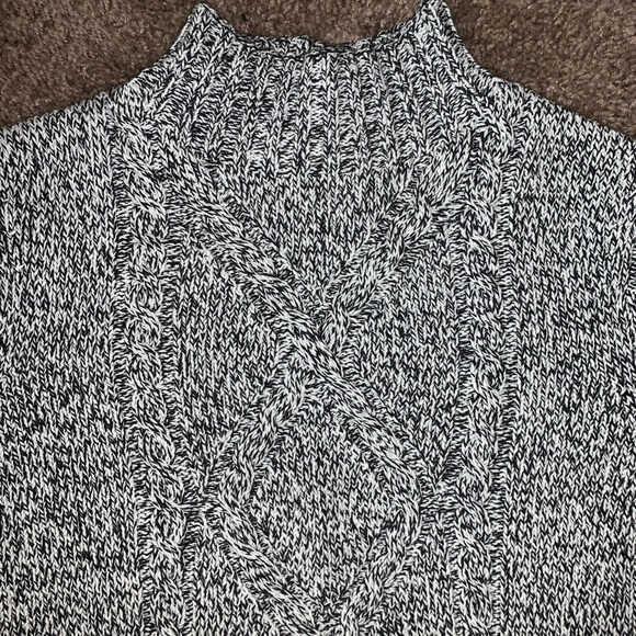 Liz Claiborne Knit Sweater - Picture 7 of 8